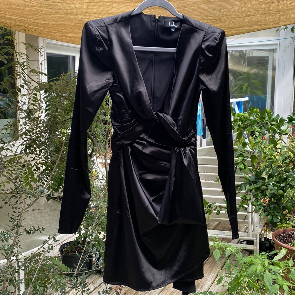 Black Lulus Long-Sleeved Dress S
